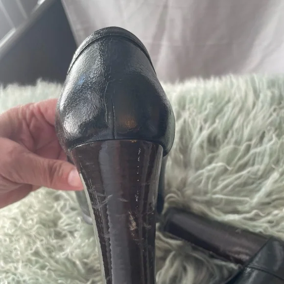 Marc Jacobs Black Loafers with Gold Chain Detail 38.5 - Picture 4 of 6